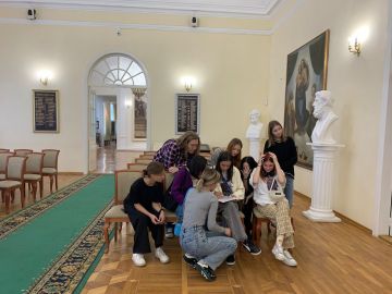 В Литературном музее А.П. Чехова прошла тематическая экскурсия в форме квеста "Тайна завещания человека в футляре".